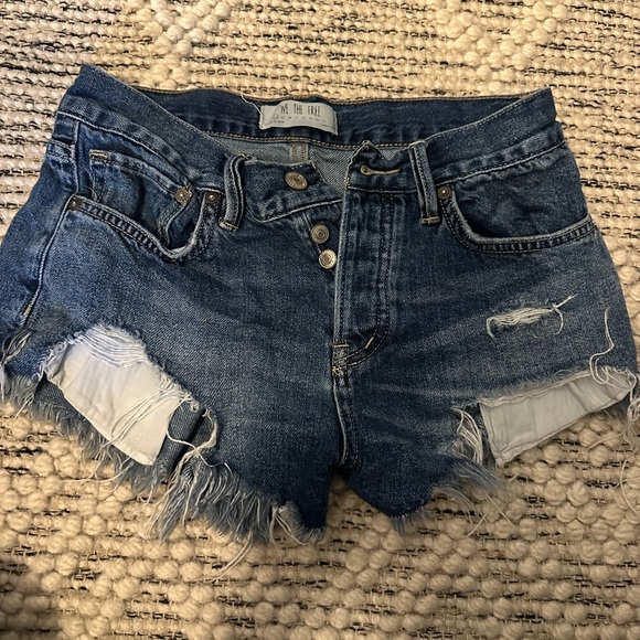 Distressed Free People Jean shorts - Picture 2 of 4